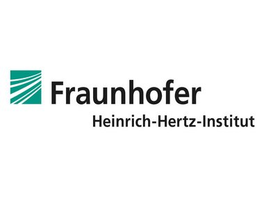 Fraunhofer Heinrich-Hertz-Institut Logo mit grünem Symbol.